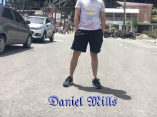 Daniel_Mills