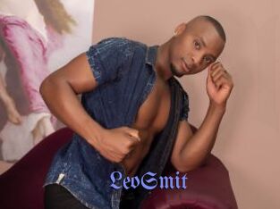 LeoSmit