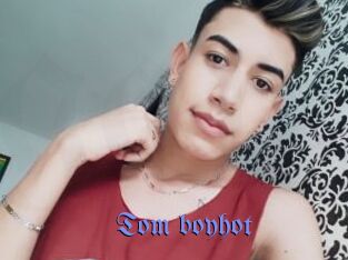 Tom_boyhot
