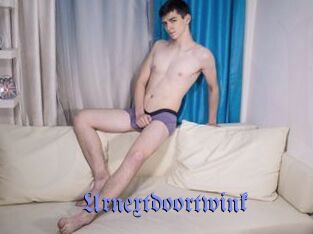 Urnextdoortwink